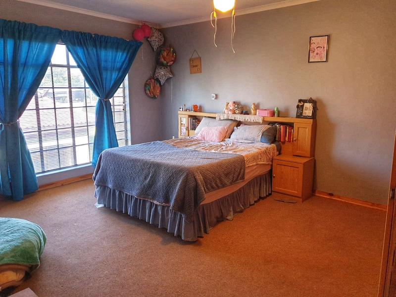 4 Bedroom Property for Sale in Miederpark North West